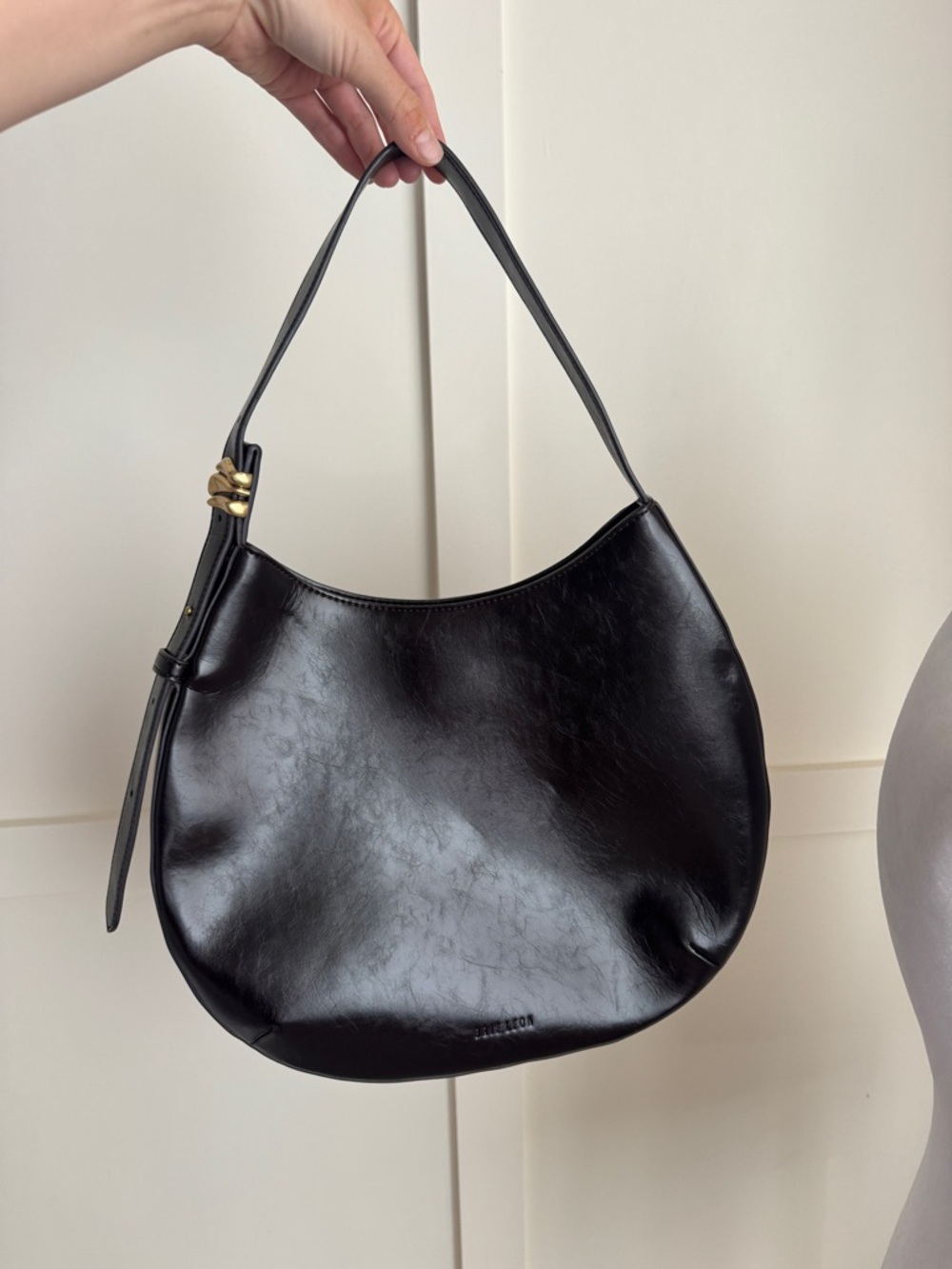 Women's Black Leather Hobo Shoulder Bag - Picture 8 of 13